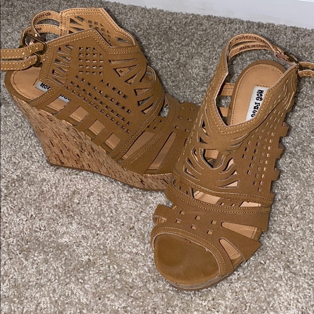 Not rated tan wedges! ONLY WORN ONCE